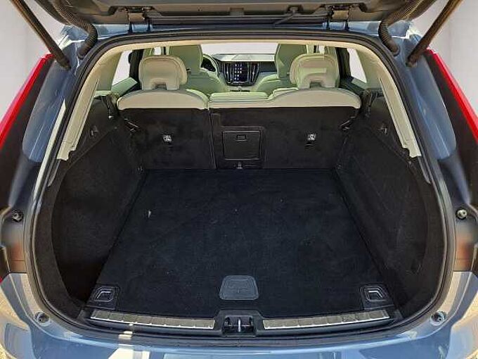 Volvo XC60 XC60 Plus, B5 FWD, Mild Hybrid, Bright