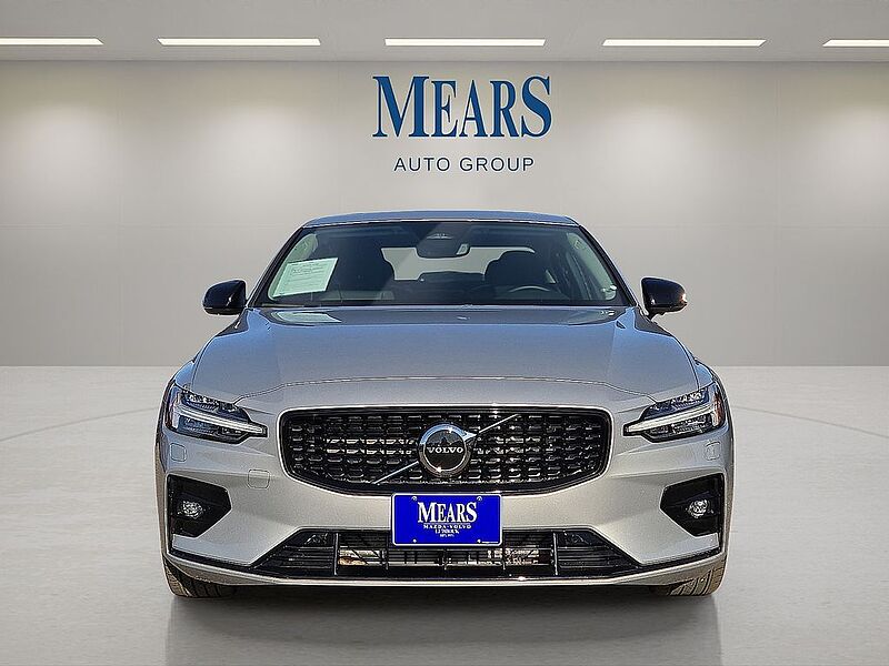 Volvo  S60 Core, B5 FWD Gas (mild hybrid), Gasoline, Dark