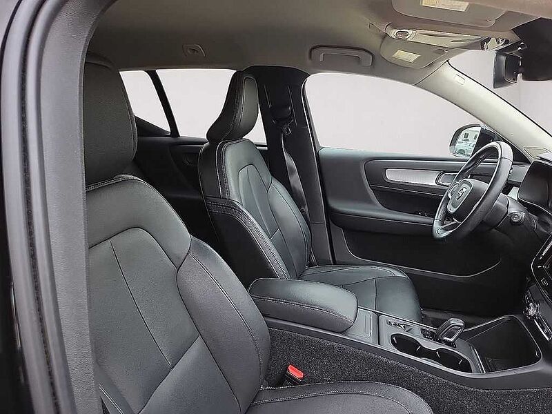 Volvo  XC40 Momentum, T4 FWD