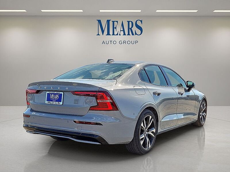 Volvo  S60 Core, B5 FWD Gas (mild hybrid), Gasoline, Dark