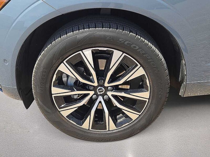 Volvo  XC60 Plus, B5 FWD, Mild Hybrid, Bright