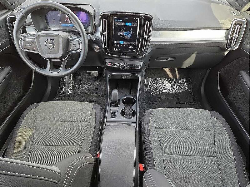 Volvo  XC40 Core, B5 AWD Gas (mild hybrid), Gasoline, Bright