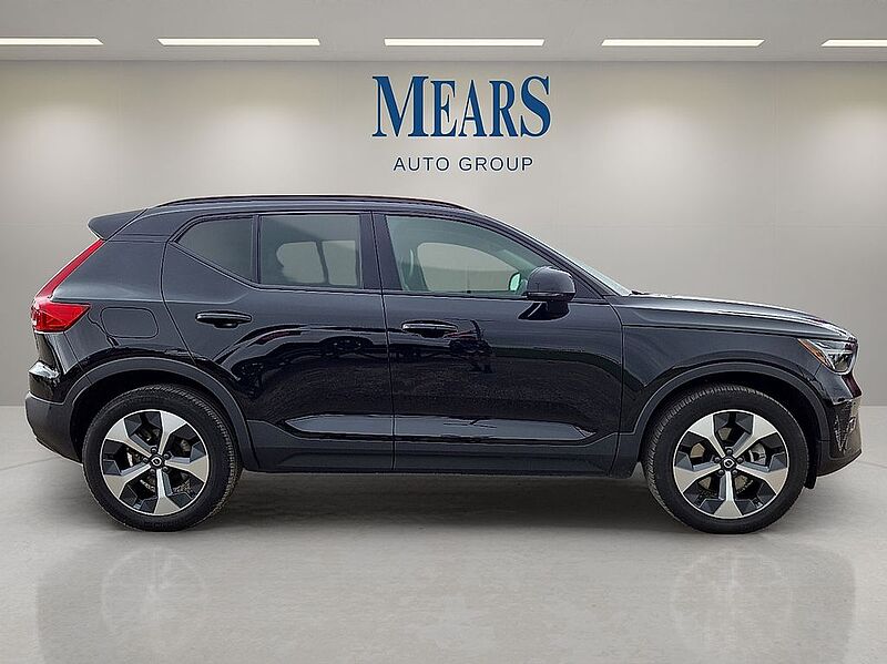 Volvo  XC40 Plus, B5 AWD Gas (mild hybrid), Gasoline, Dark