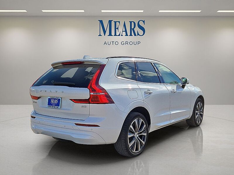 Volvo  XC60 Momentum, B5 FWD