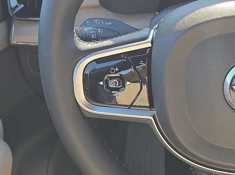 Volvo  XC90 Plus, B6 AWD Gas (mild hybrid), Gasoline, Bright, 7 Seats