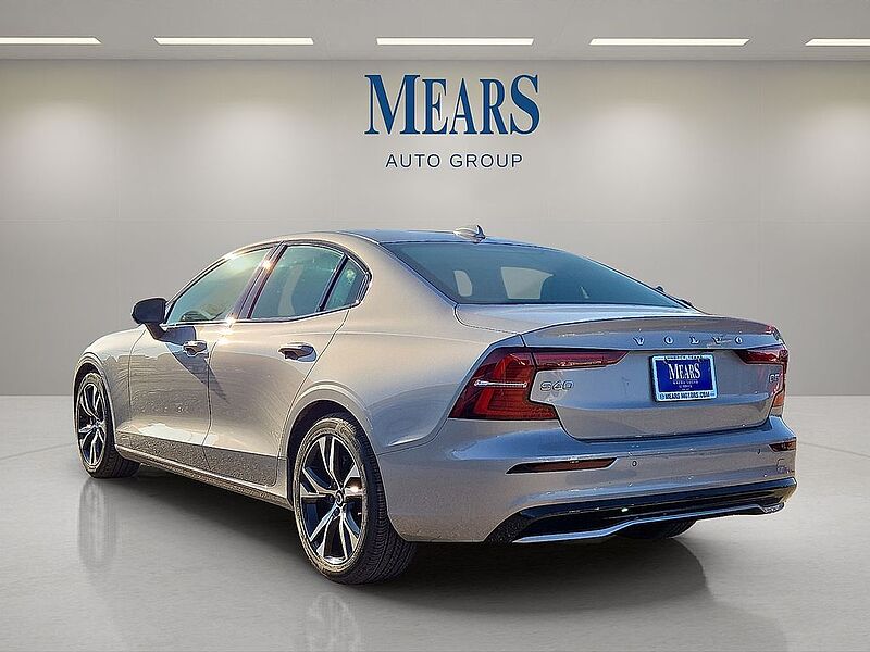 Volvo  S60 Core, B5 FWD Gas (mild hybrid), Gasoline, Dark