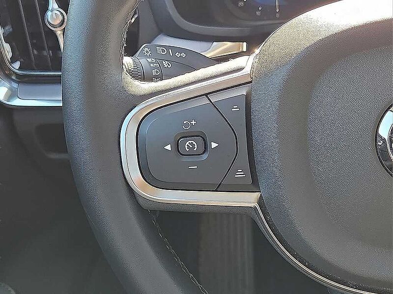 Volvo  S60 Core, B5 FWD Gas (mild hybrid), Gasoline, Dark