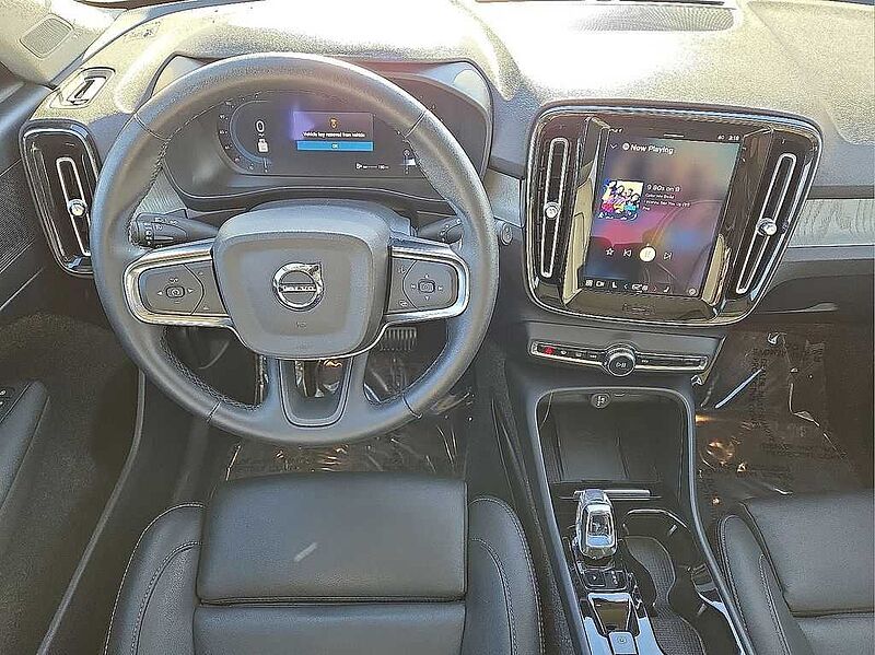 Volvo XC40 Plus, B5 AWD Gas (mild hybrid), Gasoline, Dark