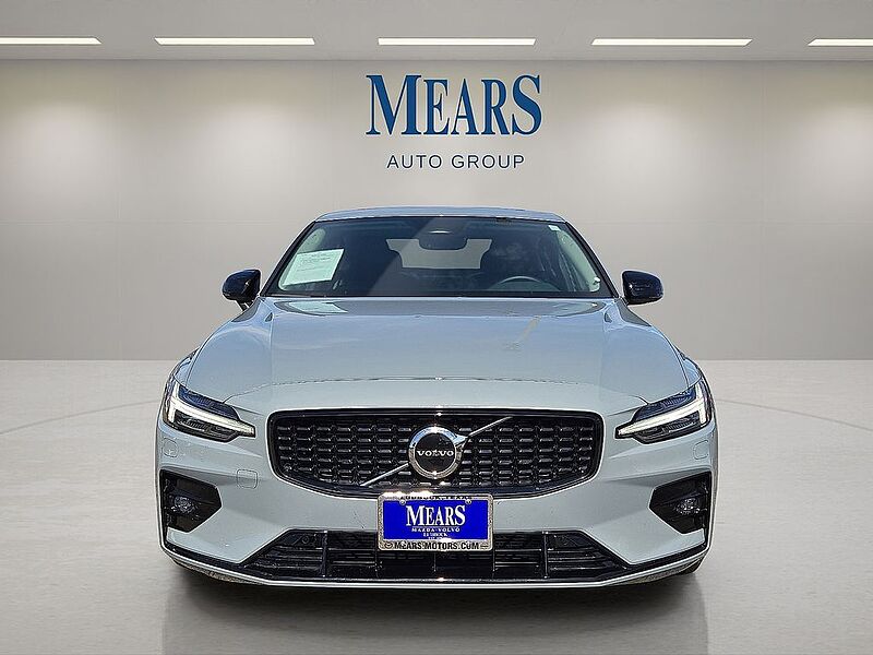 Volvo  S60 Core, B5 FWD Gas (mild hybrid), Gasoline, Dark