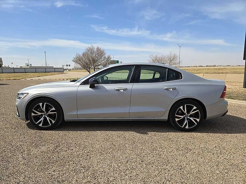 Volvo  S60 Core, B5 FWD Gas (mild hybrid), Gasoline, Dark