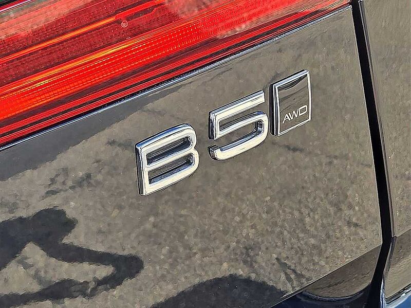 Volvo  XC60 Plus, B5 AWD Gas (mild hybrid), Gasoline, Dark