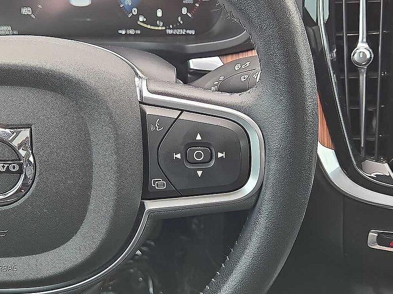 Volvo  S60 Momentum, B5 FWD