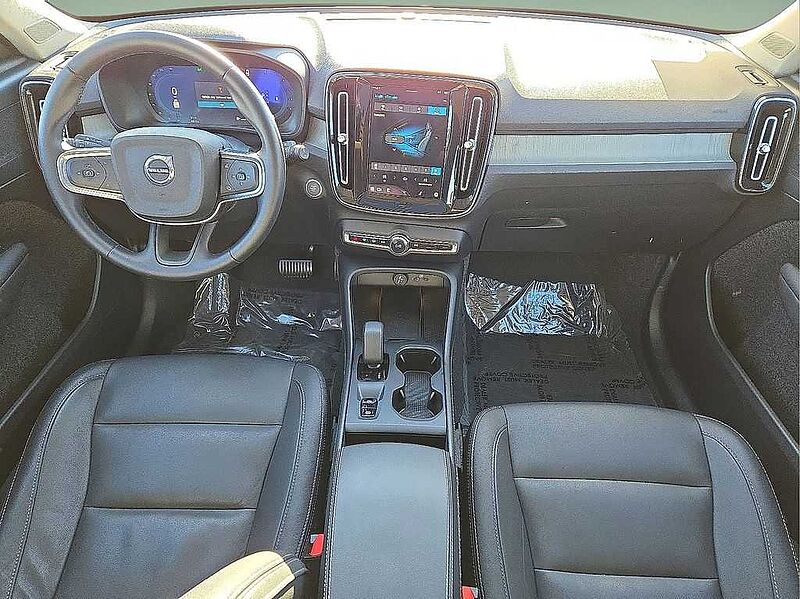 Volvo XC40 Core, B5 AWD Gas (mild hybrid), Gasoline, Bright