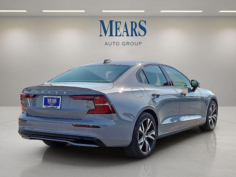 Volvo  S60 Core, B5 FWD Gas (mild hybrid), Gasoline, Dark