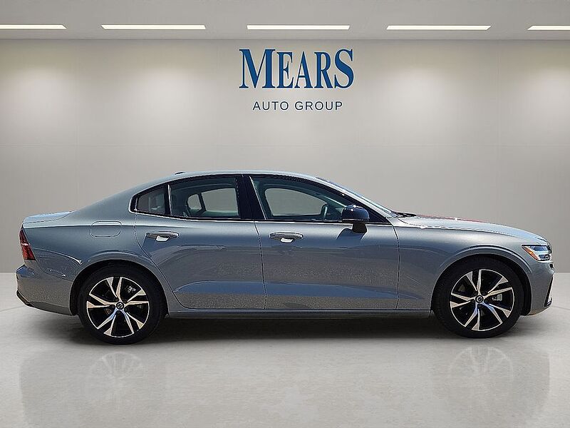 Volvo  S60 Core, B5 FWD Gas (mild hybrid), Gasoline, Dark
