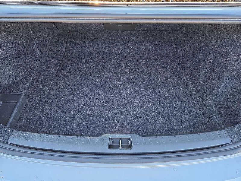 Volvo  S60 Core, B5 FWD Gas (mild hybrid), Gasoline, Dark