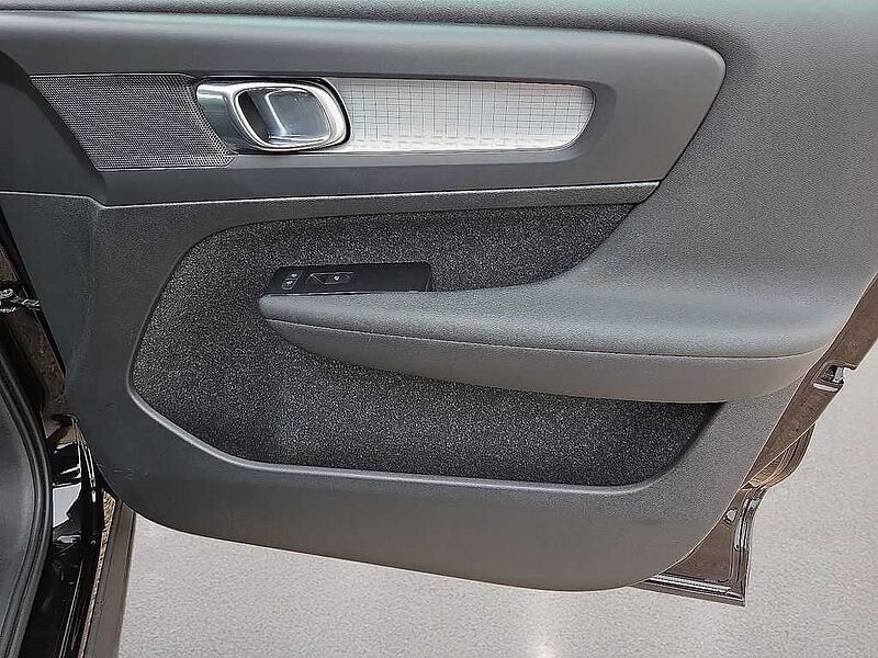 Volvo  XC40 Momentum, T4 FWD