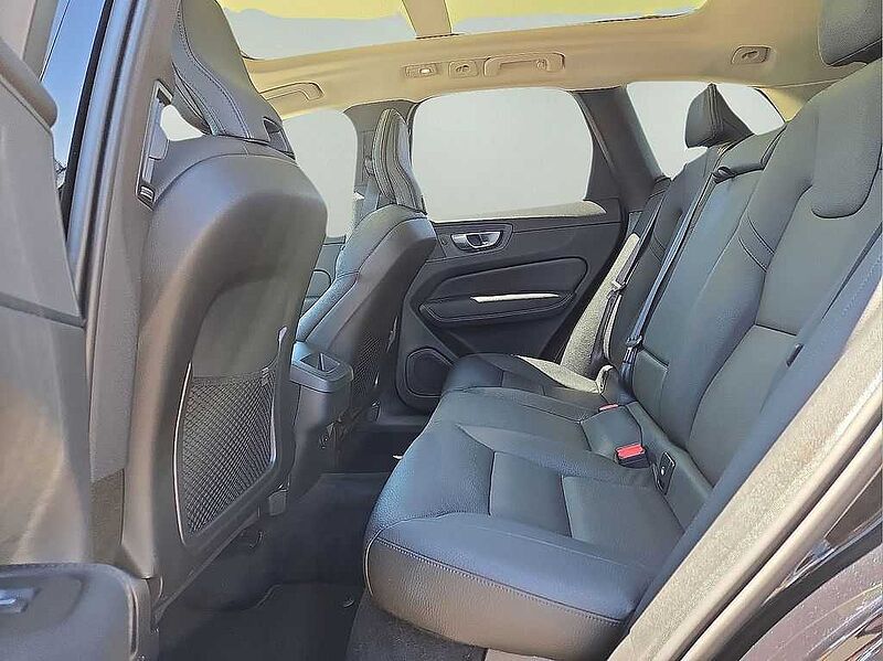 Volvo  XC60 Plus, B5 AWD Gas (mild hybrid), Gasoline, Dark