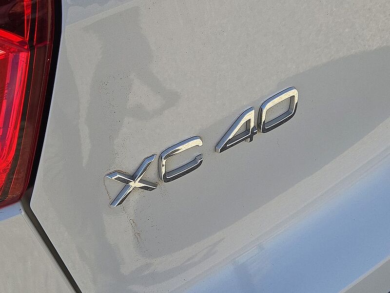 Volvo  XC40 Momentum, T5 AWD