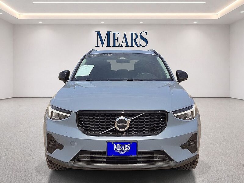 Volvo  XC40 Plus, B5 AWD, Mild Hybrid, Dark
