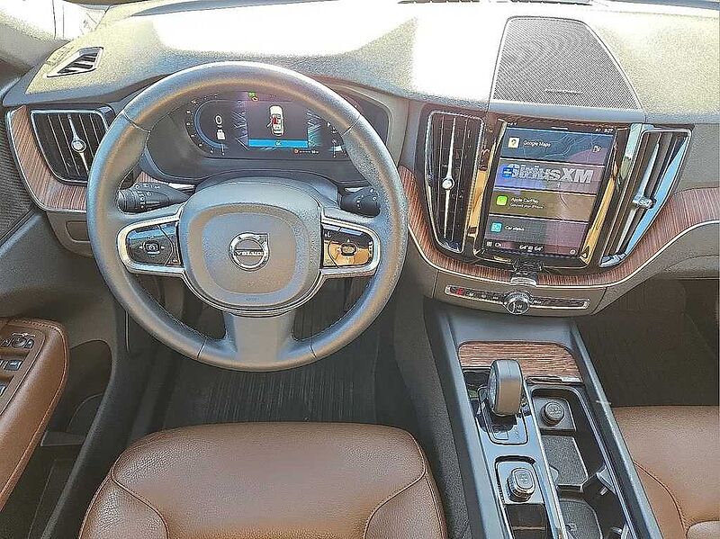 Volvo XC60 Plus, B5 FWD, Mild Hybrid, Bright