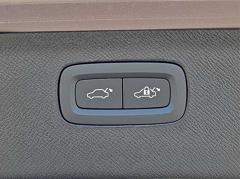 Volvo  XC90 Plus, B6 AWD Gas (mild hybrid), Gasoline, Bright, 7 Seats