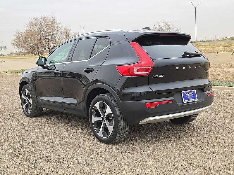 Volvo  XC40 Plus, B5 AWD Gas (mild hybrid), Gasoline, Bright