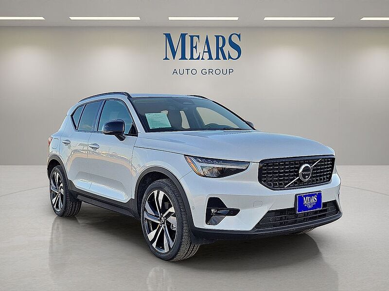 Volvo XC40 Plus, B5 AWD Gas (mild hybrid), Gasoline, Dark