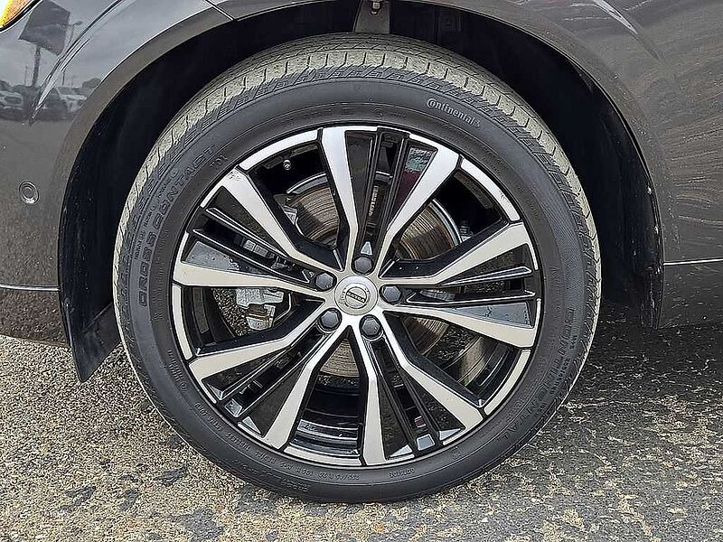 Volvo  XC60 Plus, B5 FWD, Mild Hybrid, Dark