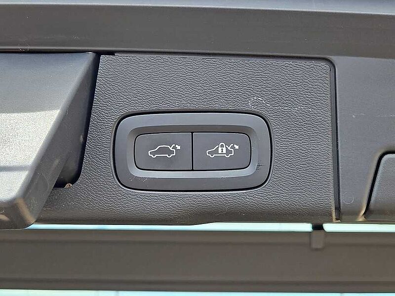 Volvo  XC60 Inscription, B5 FWD