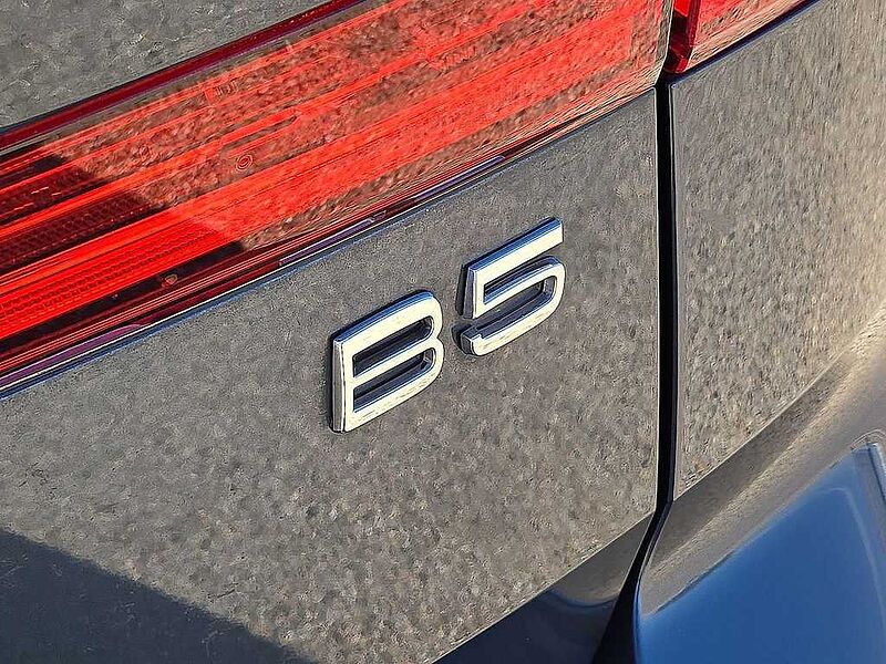 Volvo  XC60 Plus, B5 FWD, Mild Hybrid, Bright