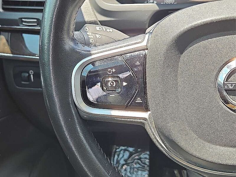 Volvo  XC90 T6 AWD Momentum