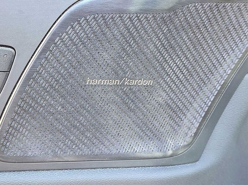 Volvo XC60 Plus, B5 AWD, Mild Hybrid, Dark