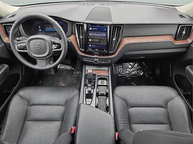 Volvo  XC60 Plus, B5 FWD, Mild Hybrid, Dark