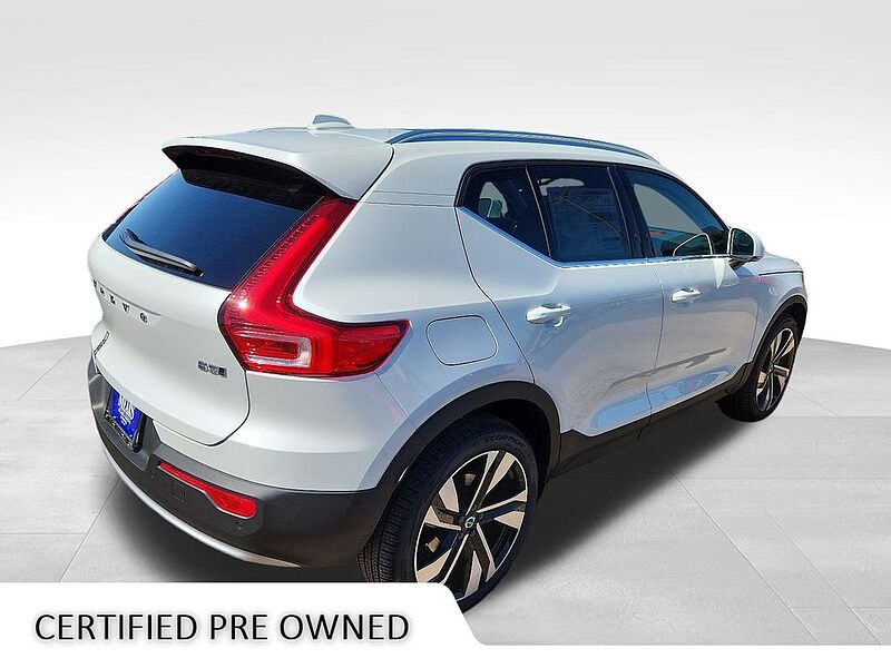 Volvo  XC40 Ultimate, B5 AWD Gas (mild hybrid), Gasoline, Bright