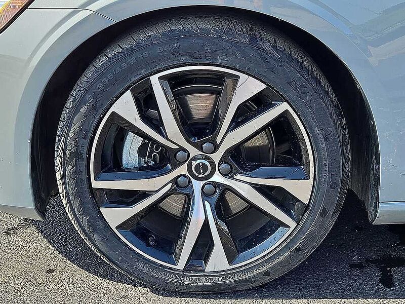 Volvo  S60 Core, B5 FWD Gas (mild hybrid), Gasoline, Dark