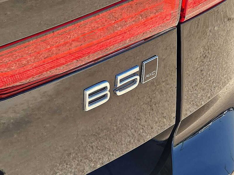 Volvo  XC60 Plus, B5 AWD Gas (mild hybrid), Gasoline, Dark