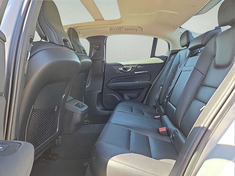 Volvo  S60 Core, B5 FWD Gas (mild hybrid), Gasoline, Dark