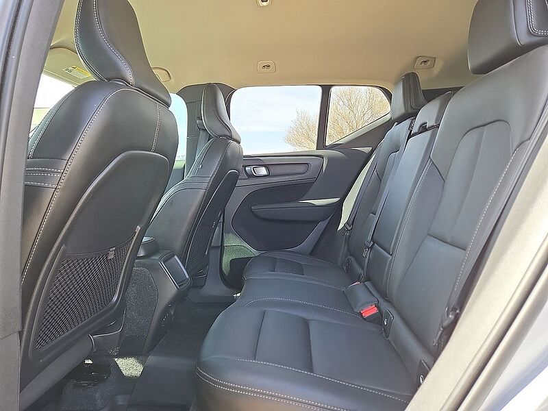 Volvo  XC40 Momentum, T5 AWD