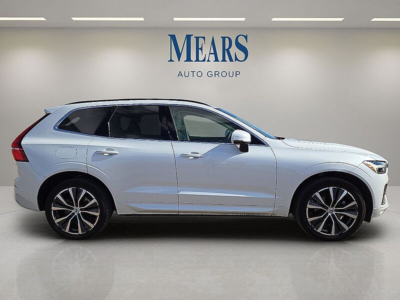 Volvo  XC60 Momentum, B5 FWD