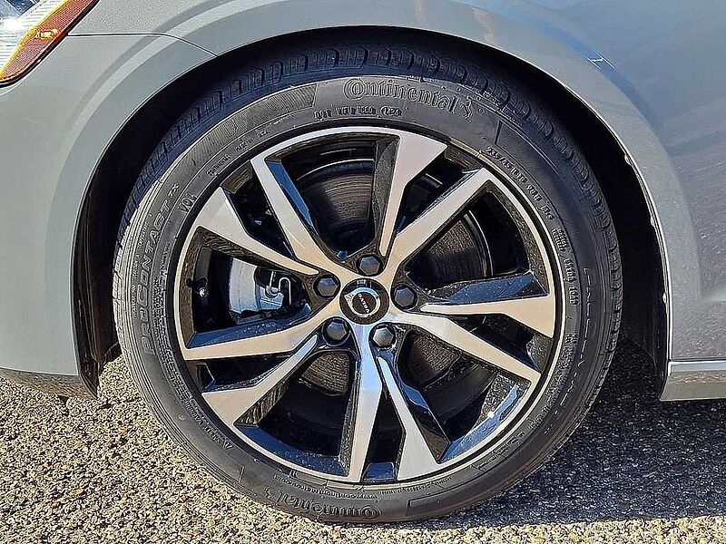 Volvo  S60 Core, B5 FWD Gas (mild hybrid), Gasoline, Dark