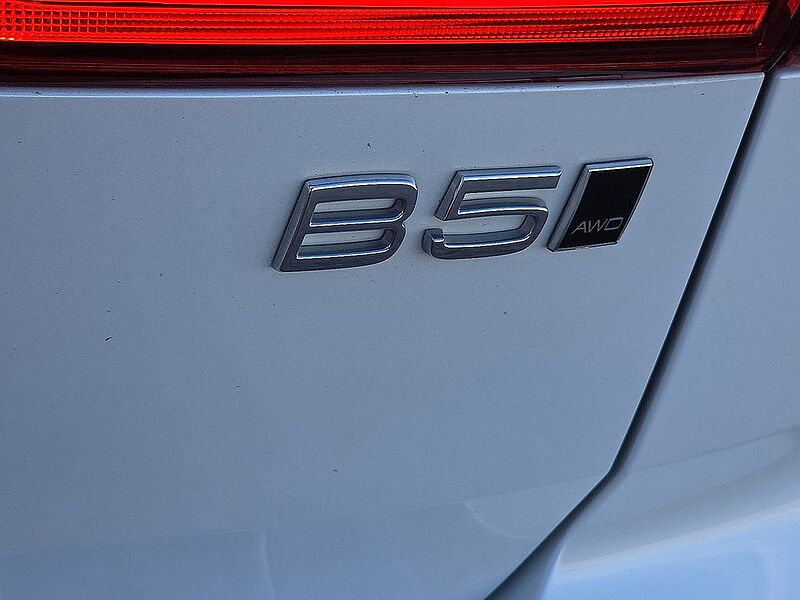 Volvo XC60 Plus, B5 AWD, Mild Hybrid, Dark