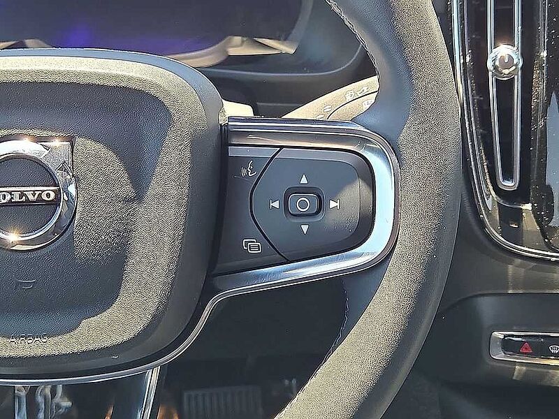 Volvo  C40 Recharge Core, Twin Motor, Electric