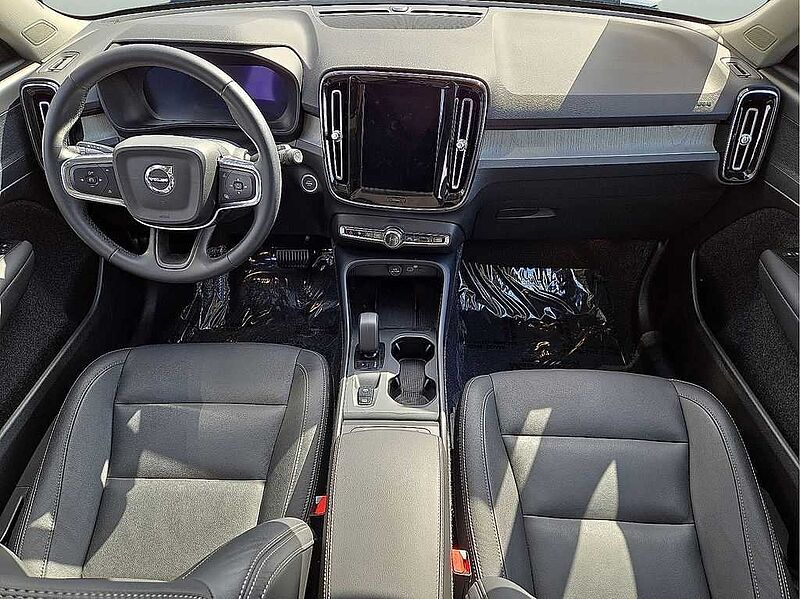 Volvo  XC40 Core, B5 AWD Gas (mild hybrid), Gasoline, Bright