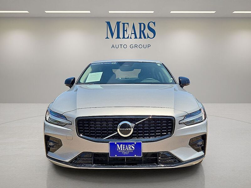 Volvo  S60 Core, B5 FWD Gas (mild hybrid), Gasoline, Dark