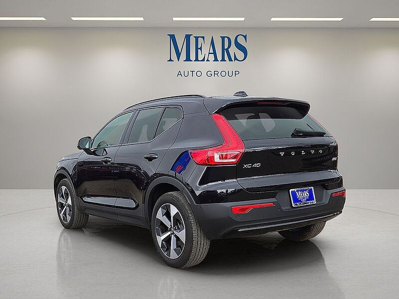 Volvo  XC40 Plus, B5 AWD Gas (mild hybrid), Gasoline, Dark