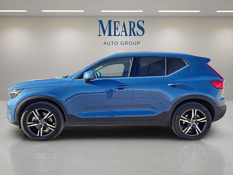 Volvo XC40 Core, B5 AWD Gas (mild hybrid), Gasoline, Bright