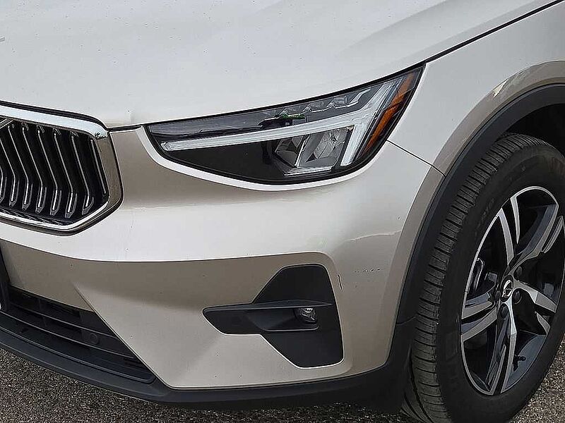 Volvo  XC40 Plus, B5 AWD, Mild Hybrid, Bright