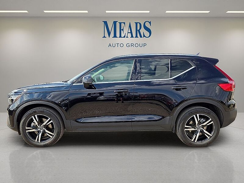 Volvo  XC40 Core, B5 AWD Gas (mild hybrid), Gasoline, Bright