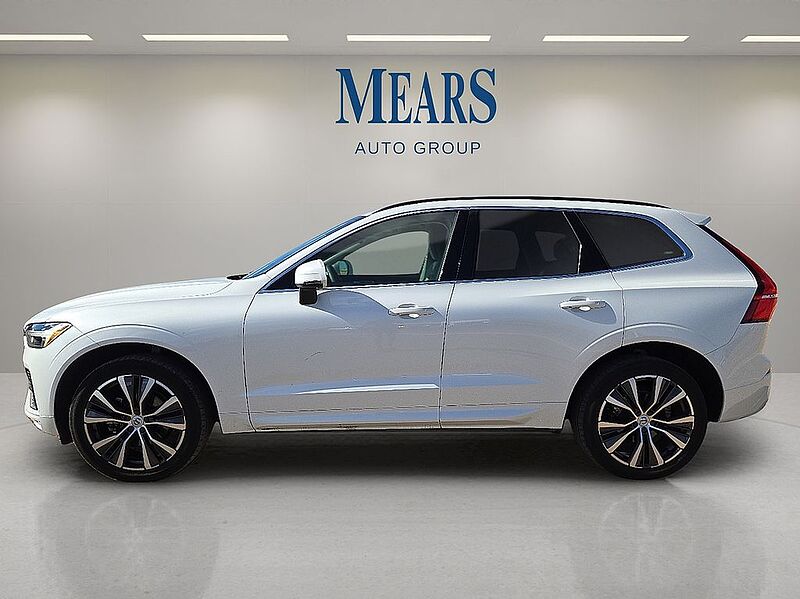 Volvo  XC60 Momentum, B5 FWD
